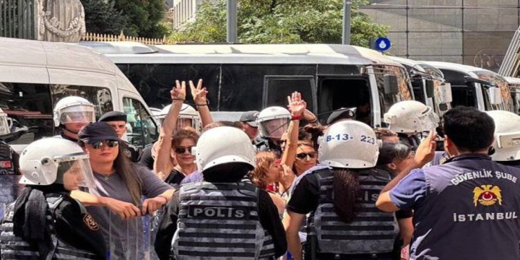 Cumartesi Anneleri 957'nci haftada da gözaltına alındı