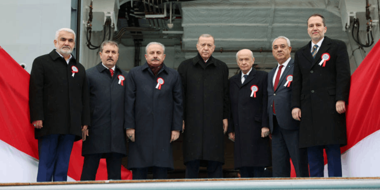 Cumhur İttifakı'nda zam tepkisi: "Kabul edilebilir değil zamlarla ekonomiyi düzeltmek sıradan yöneticilerinin de yapabileceği şeyler"