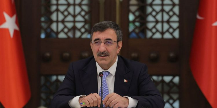 Cumhurbaşkanı Yardımcısı Yılmaz: 'Türkiye toplam borçlarda avantajlı bir konumdadır'