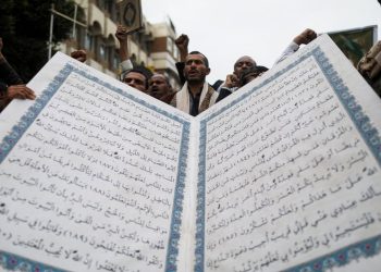 Danimarka'da Mısır ve Türkiye büyükelçiliği önünde Kuran yakıldı