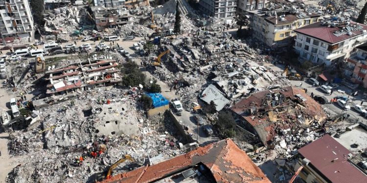 Deprem bölgesinde 22 bin kişiye sadece bir sosyal hizmet uzmanı düşüyor