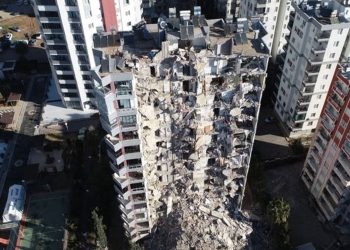 Depremde ailesini ölen avukattan, müteahhit ve mühendisin tahliyesine tepki: 'Tarif edilemez acılar yaşıyoruz’