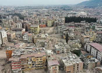 Depremden etkilenen 4 il ve 2 ilçede 'mücbir sebep hali' uzatıldı