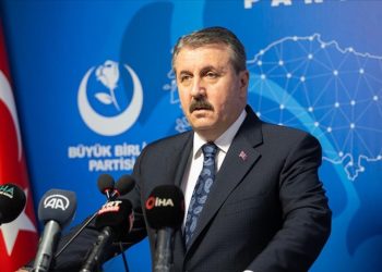 Destici'den 'kız okulları'na destek: Kadın üniversiteleri ve hastaneleri de açmalıyız