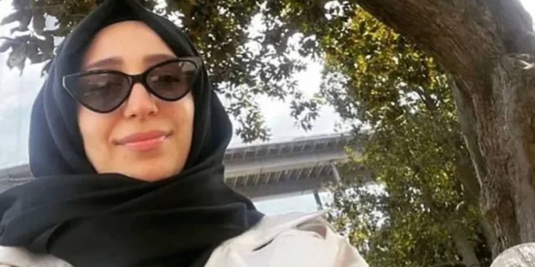 Diyanet Başkanı Erbaş'ın kızından döviz kuru sitemi: Yüro 30 TL maalesef