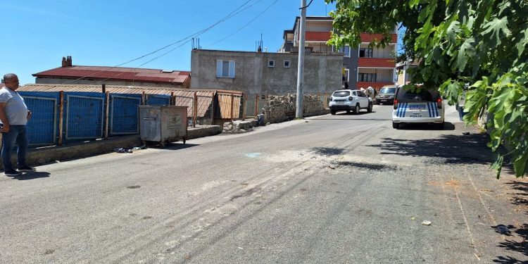 Düğün fotoğrafçısı damadın evini bastı: İki ölü, dört yaralı