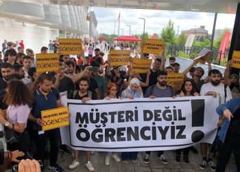 Eğitim ‘lüks’ oldu; özel üniversitelerin yıllık ücretleri dudak uçuklatıyor