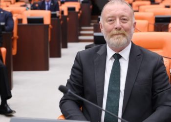 Ek bütçe görüşmeleri başladı: Masanın altında ekonomi de kaldı!