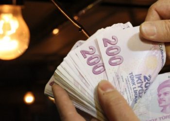 Ekonomik kriz derinleşiyor, elektriğe dev zam yolda!