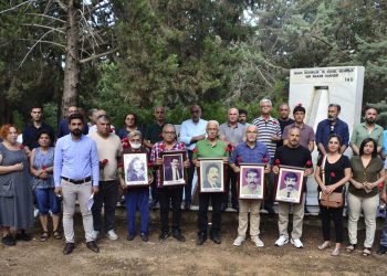 Elif Tuncer ve İHD yöneticileri 32. ölüm yıldönümlerinde anıldı