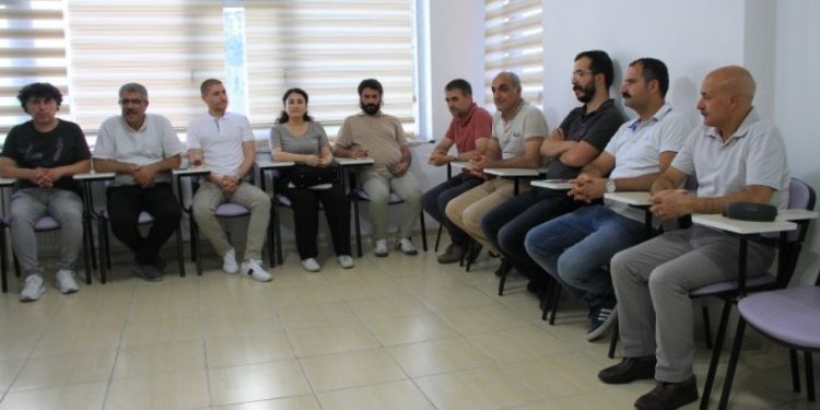 Emek ve Demokrasi Platformu'ndan tahliye edilen gazetecilere ziyaret