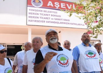 Emekliler Mersin ve Eskişehir'de sokağa indi: 'Sadaka değil, hakkımızı istiyoruz'