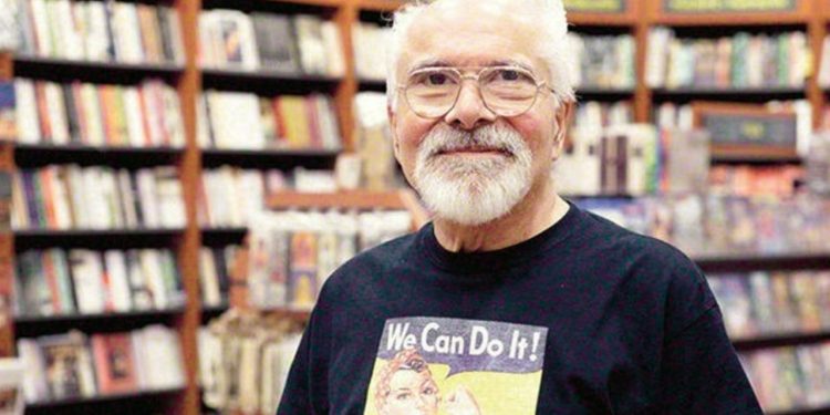 Emre Kongar'ın omzu kırıldı