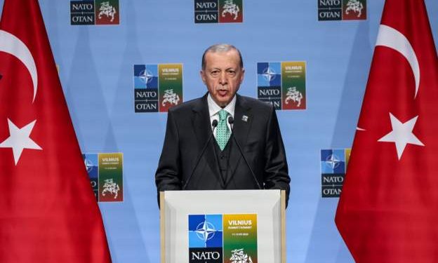 Cumhurbaşkanı Recep Tayyip Erdoğan, Türkiye’nin Avrupa Birliği ile ilişkilerinde yeni bir sürecin başlama ihtimaline ilişkin, “Avrupa Birliğinden göreceğimiz olumlu çalışmalar neticesinde biz de verdiğimiz sözleri hayata geçirmek için çalışmalara başlarız” dedi.