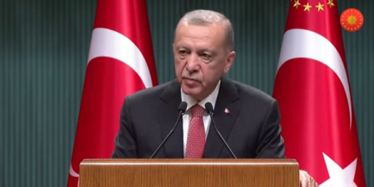 Erdoğan: Memur ve emekli maaşı zammı için çarşambayı bekliyoruz