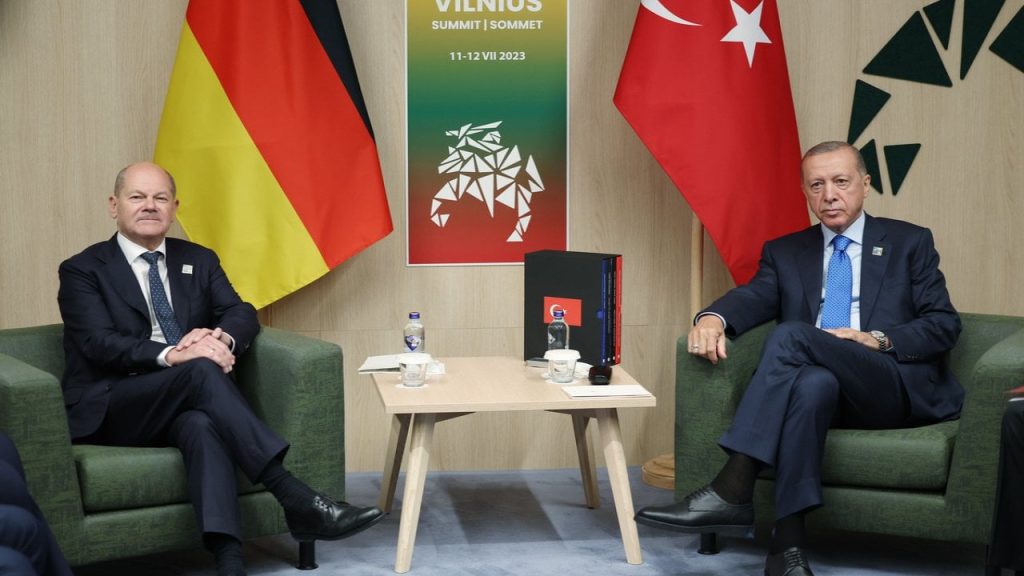 Erdoğan Vilnius'taki zirvede Almanya Başbakanı ile görüştü