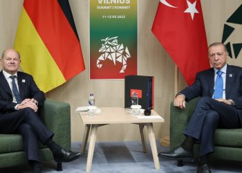 Erdoğan Vilnius'taki zirvede Almanya Başbakanı ile görüştü