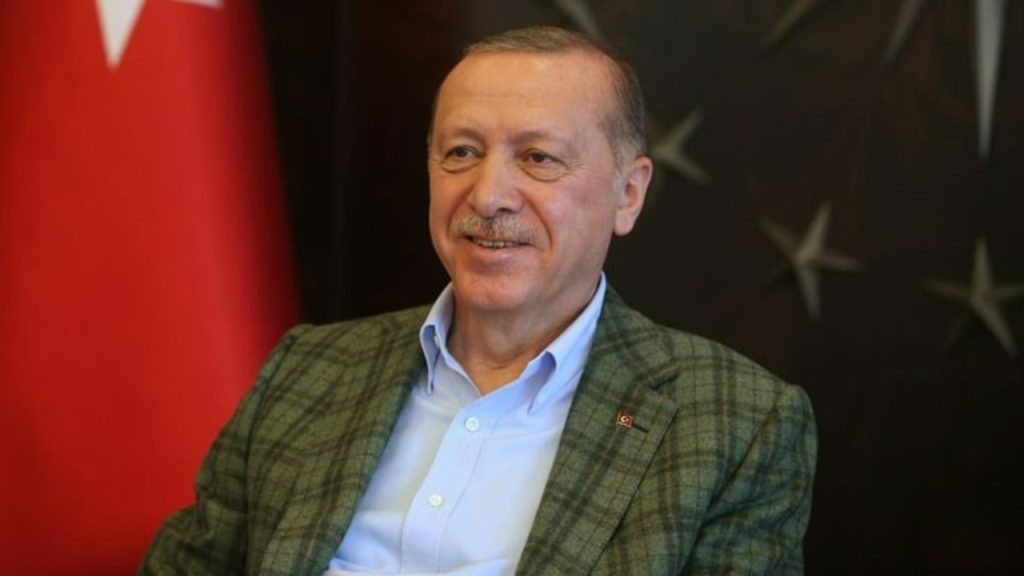 Erdoğan kendine zam yaptı: İşte yeni maaşı