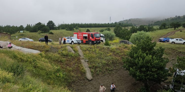 Erzincan'da feci kaza: Şarampole devrilen minibüsteki 4 kişi hayatını kaybetti, çok sayıda yaralı var