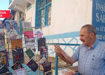 Erzurumlu sahaf Nizamettin Korucu: Çok değerli kitaplar çöpe atılıyor, atmayın, bize getirin