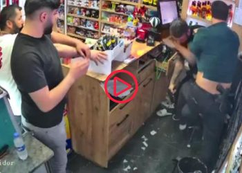 Esenyurt'ta tekel bayisine silahlı saldırı: 2 ölü