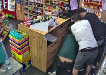 Esenyurt'taki tekele silahlı saldırıya tepki yağdı: Hepimiz şans eseri yaşıyoruz bu ülkede