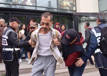 Eskişehir'de Onur Yürüyüşü'ne müdahale: 18 gözaltı