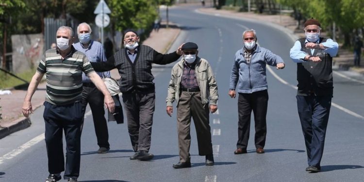 Esnaf, emeklilikte prim gün sayısının düşürülmesi için Meclis'in açılmasını bekliyor