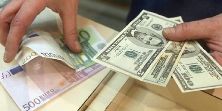 Euro ve Dolar/TL'de bir rekor daha!