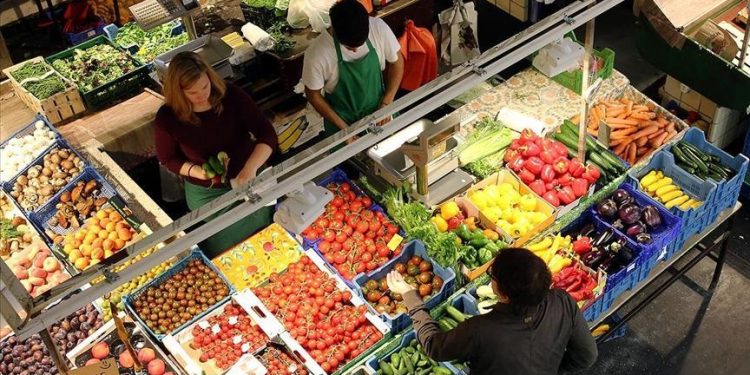 Dünya gıda fiyatları endeksi haziran ayında şeker, bitkisel yağlar, tahıl ve süt ürünleri fiyatlarındaki düşüşlerin etkisiyle nisan 2021'den bu yana en düşük seviyeye geriledi.