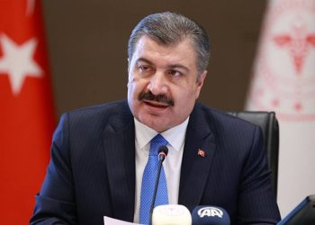 Fahrettin Koca'dan ilaç zammı savunması: Kur güncellemesidir