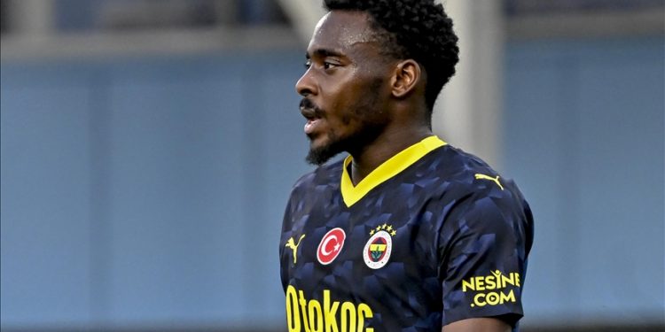 Fenerbahçe Kulübü, futbol takımının forma göğüs sponsoru OTOKOÇ ile 1 sezon daha uzattığı sözleşmenin finansal şartlarını açıkladı.