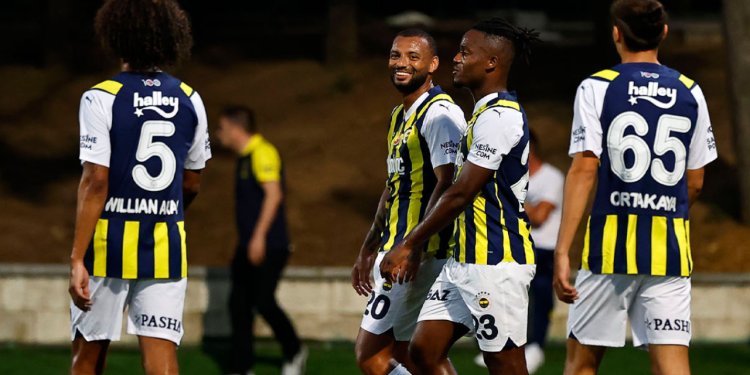 Fenerbahçe, sezonun ilk resmi maçına çıkıyor