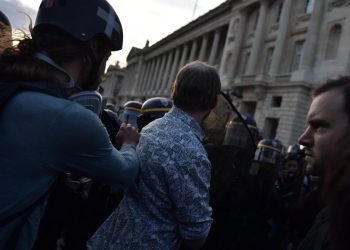 Fransa'da aşırı sağ OHAL talep ediyor: Hükümet protestolara karşı yetersiz kaldı