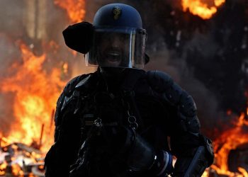 Fransa'da çatışmalar devam ediyor: Polisin öldürdüğü gencin büyükannesi 'Protestoları durdurun' dedi