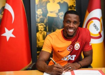 Galatasaray, Wilfried Zaha transferini resmen açıkladı