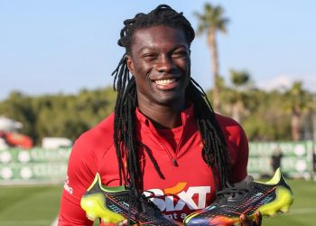 Galatasaray'dan ayrılan Gomis'in yeni adresi: İstanbul'da kaldı!