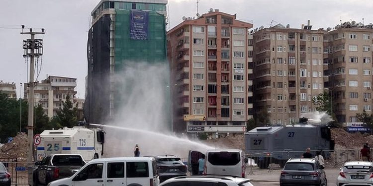 Galeria Sitesi’nde çalışma yapan bilirkişi heyetine toz engeli
