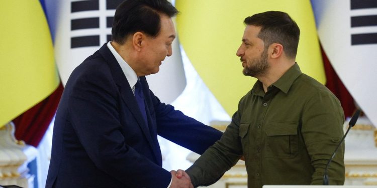 Güney Kore Devlet Başkanı'dan Ukrayna'ya sürpriz ziyaret: Askeri malzeme ve insani yardım sözü verdi