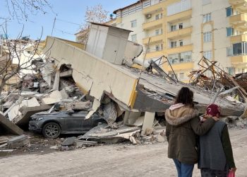 Hatay Valiliğinden enkaz altından çıkarılan araçlara ilişkin açıklama yapıldı