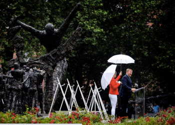 Hollanda Kralı, Hollanda’nın kölecilik geçmişi için “hanedan ailesi adına” özür diledi