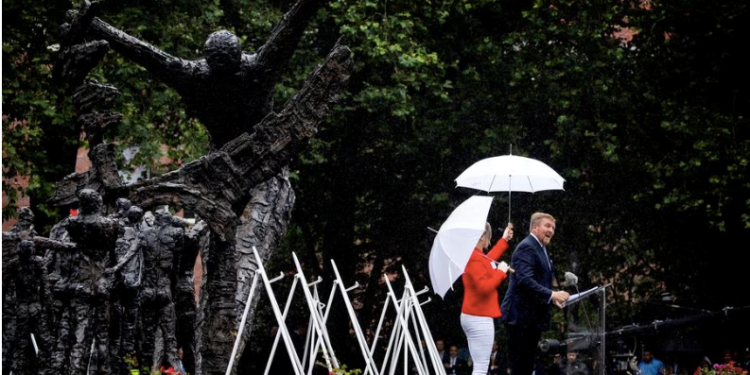 Hollanda Kralı, Hollanda’nın kölecilik geçmişi için “hanedan ailesi adına” özür diledi