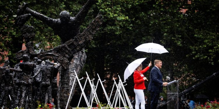 Hollanda Kralı ülkesinin kölelikteki rolü nedeniyle özür diledi