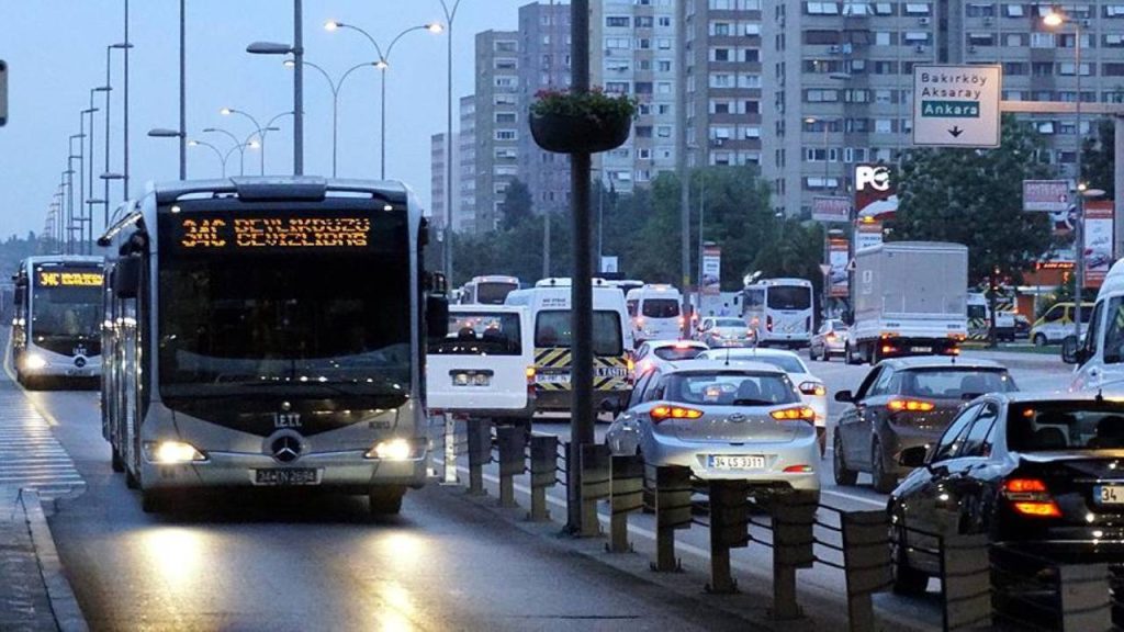 İBB Genel Sekreter Yardımcısı Gökce: İstanbul'da ulaşım zammını gündeme getireceğiz