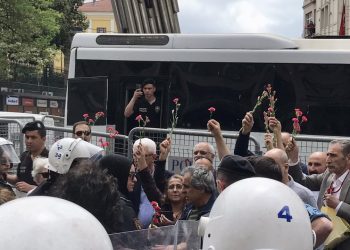 İHD, TİHV ve TTB: Sıcaklık rekorları kırılırken Cumartesi Annelerinin araçlarda bekletilmesi işkencedir