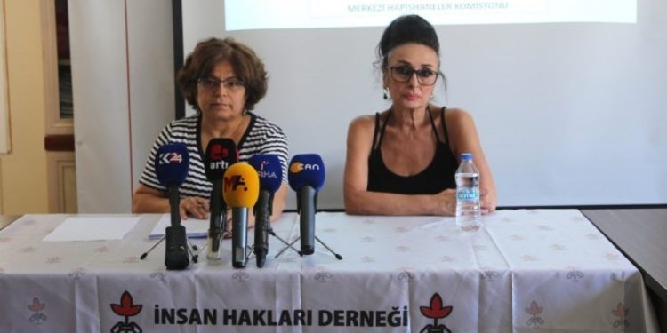 İHD, Türkiye Hapishanelerinde Hak İzleme Raporu'nu açıkladı: Kürtçe yasağı, işkence, tecrit...