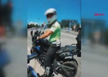 İçişleri Bakanı Yerlikaya, motosikletli gence nasihat eden polise teşekkür etti