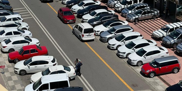 İkinci el araçta ilan oyunu: Bakanlık yasağı aksesuarla delindi