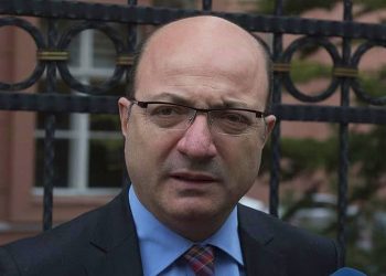 CHP’deki ‘Gelecek İçin Biz’ grubunun lideri İlhan Cihaner, genel başkanlığa aday olacak.