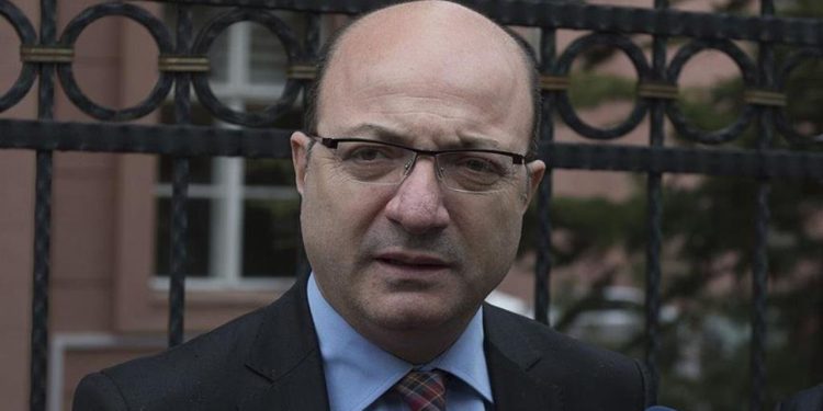 İlhan Cihaner, CHP liderliğine adaylığını açıkladı: Parti ideolojik bulamaca dönüştü